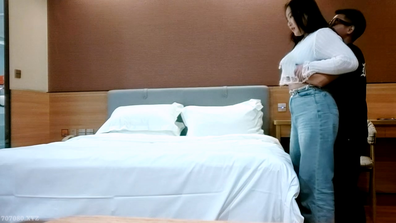 大吉大利 肉肉小美女  青春活泼 2024041301