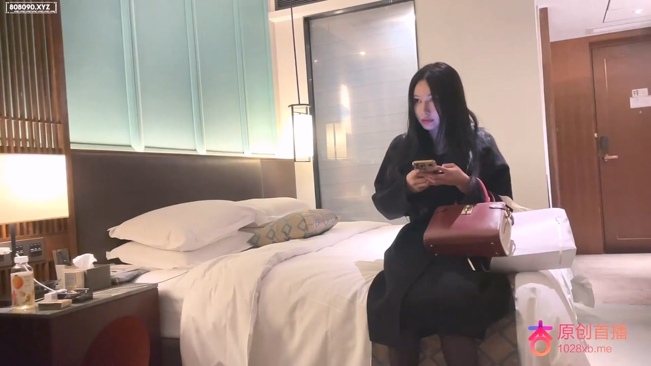 杏吧阿柒EP1-酒店约炮 24岁来兼职的美甲师 身材非常的火爆20250623