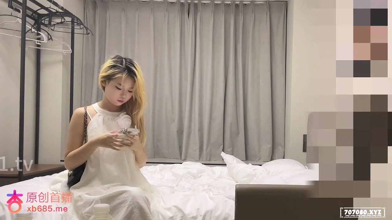 杏吧成昆EP14-今天约个黄头发的精神小妹，年纪小表情多，各种姿势调教20251214